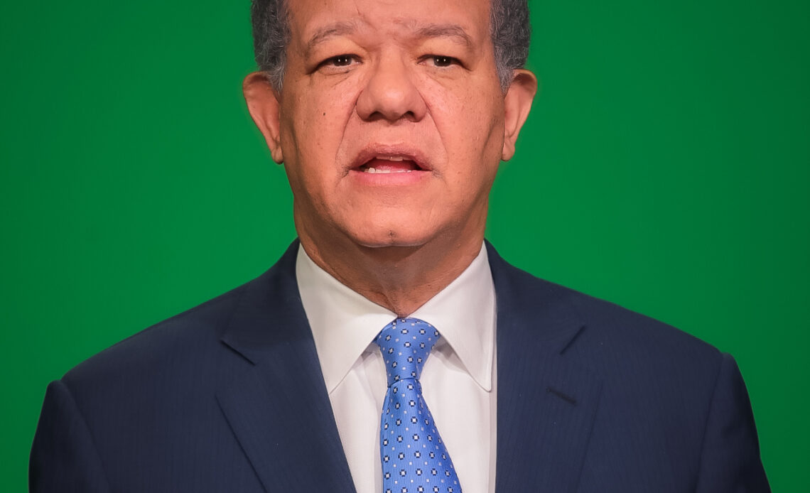 Leonel Fernández Sugiere Retirar Aumento de Impuestos y Reestructurar Presupuesto 2026