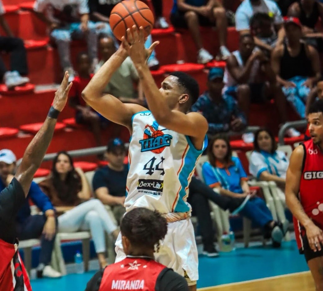 Titanes del Sur Aseguran Victoria Crucial Frente a Gigantes y Mantienen Esperanzas de Semifinal