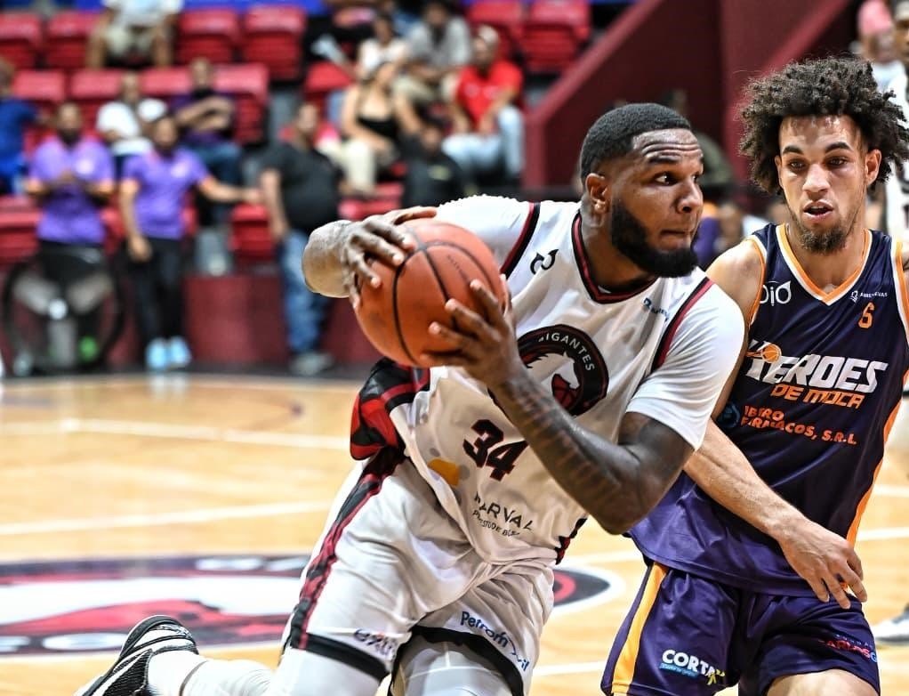 Actuación Destacada de Luismal Ferreiras Impulsa a los Gigantes a la Final de la LNB
