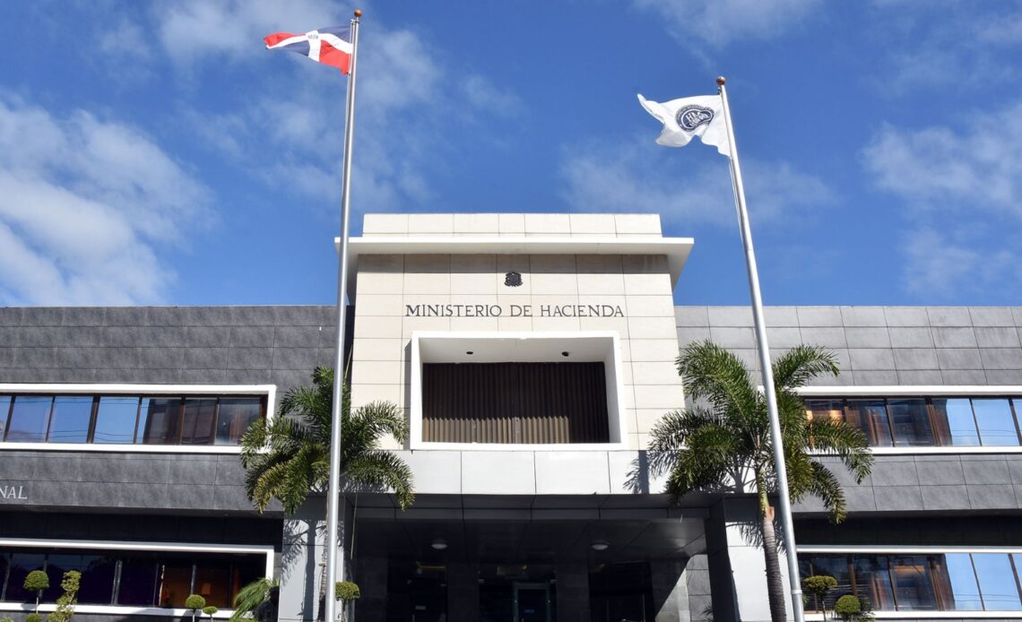 Gobierno Propone Paquete Fiscal para Recaudar Hasta RDNULL Mil Millones