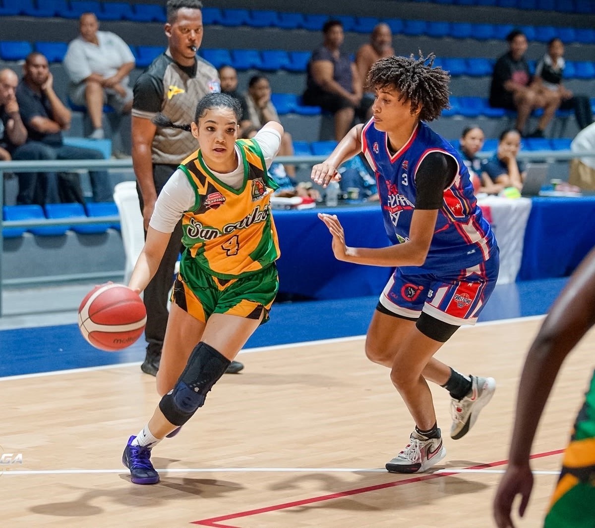 San Carlos Avanza a Playoffs y Mauricio Báez Vence a La Ciénaga en Torneo Femenino de Baloncesto