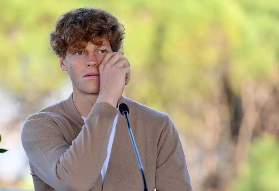 Jannik Sinner Retoma Entrenamientos Tras Descartar Complicaciones Médicas Graves