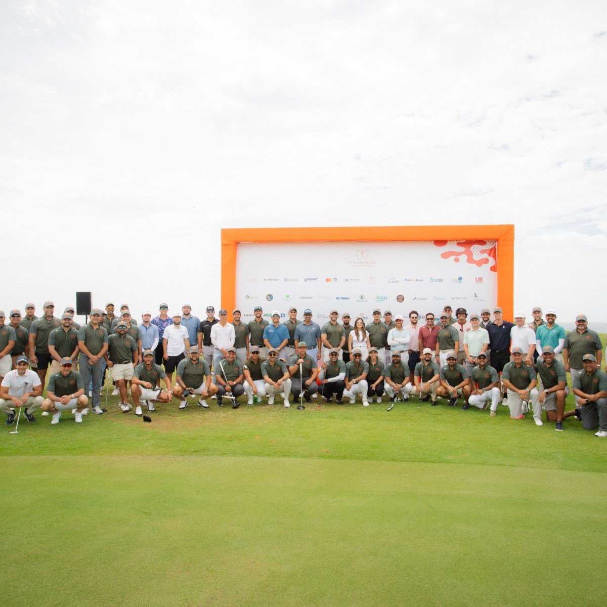 Fundación iQtek recauda RDNULL.5 millones en torneo de golf para apoyar educación e inclusión