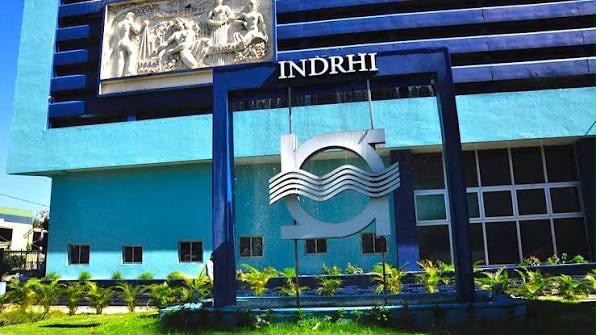 INDRHI Atribuye Cambio de Color en Agua de Presa de Hatillo a Proliferación de Algas, Descartando Contaminación Minera