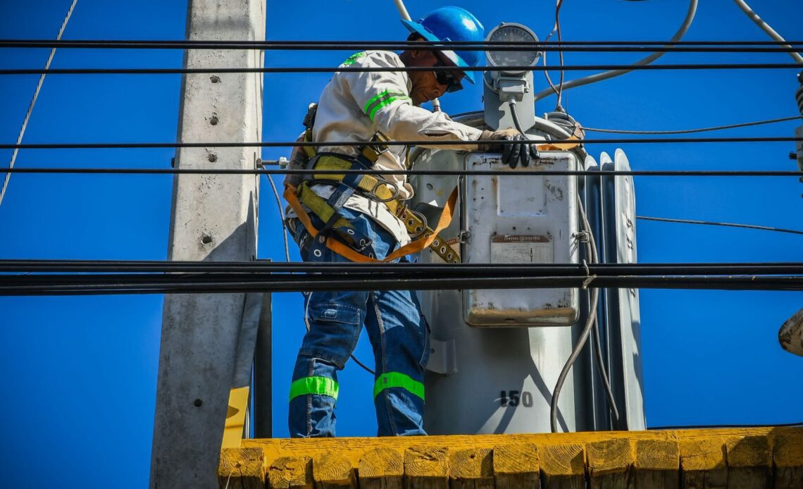 EDEESTE Potenciará la Red Eléctrica con la Adquisición de 12 Nuevos Transformadores