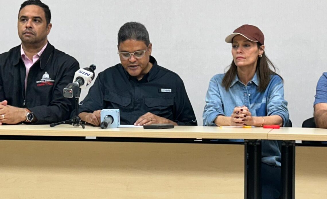 Reubicación de más de 1,600 turistas tras incendio en complejo hotelero de Bayahibe