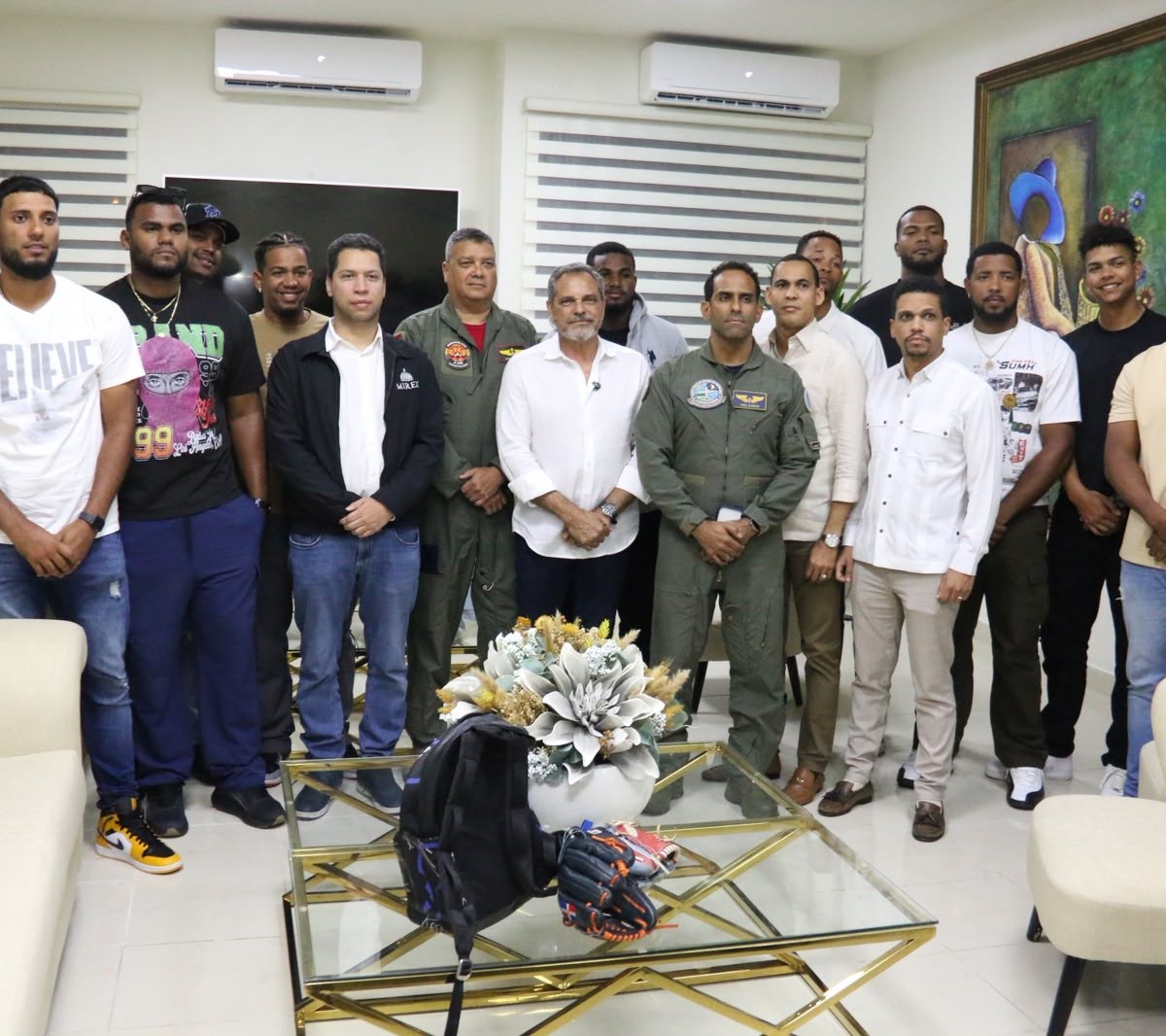 República Dominicana Repatria a Primer Contingente de Beisbolistas Desde Venezuela