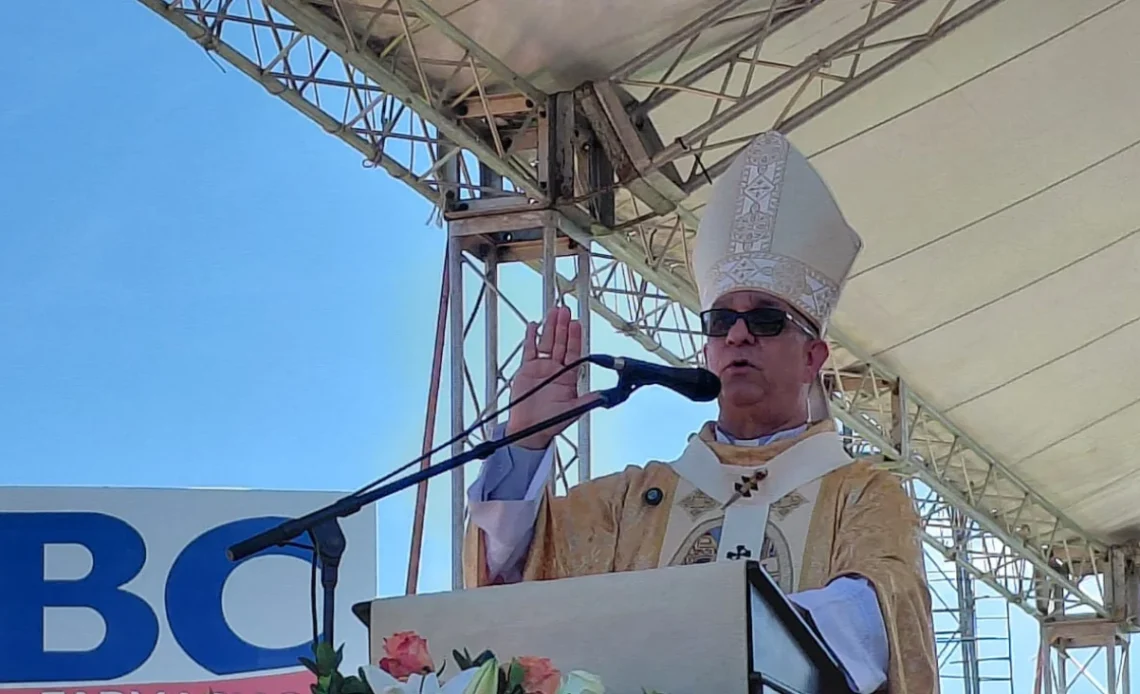 Monseñor Héctor Rodríguez advierte sobre la crisis de violencia intrafamiliar y salud mental en República Dominicana