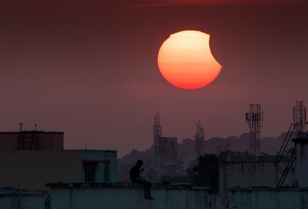 La pasión por los eclipses: una astroaficionada española organiza sus vacaciones para el evento de 2026