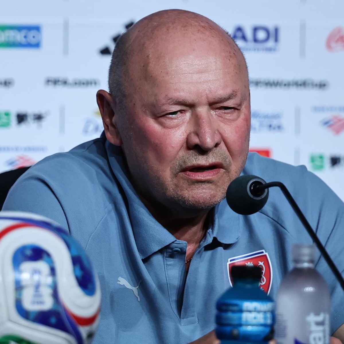Koubek Renuncia como Entrenador de la Selección Checa Después de un Decepcionante Mundial