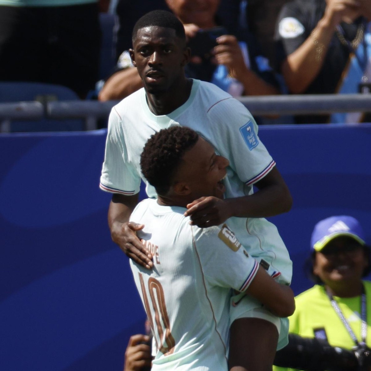Francia, con Mbappé y Dembélé, Supera Ampliamente las Expectativas Goleadoras en el Mundial