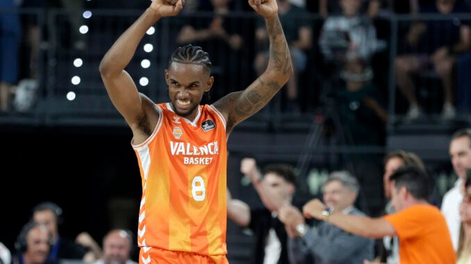 Jean Montero Lidera al Valencia Basket hacia la Victoria en un Emocionante Tiempo Extra