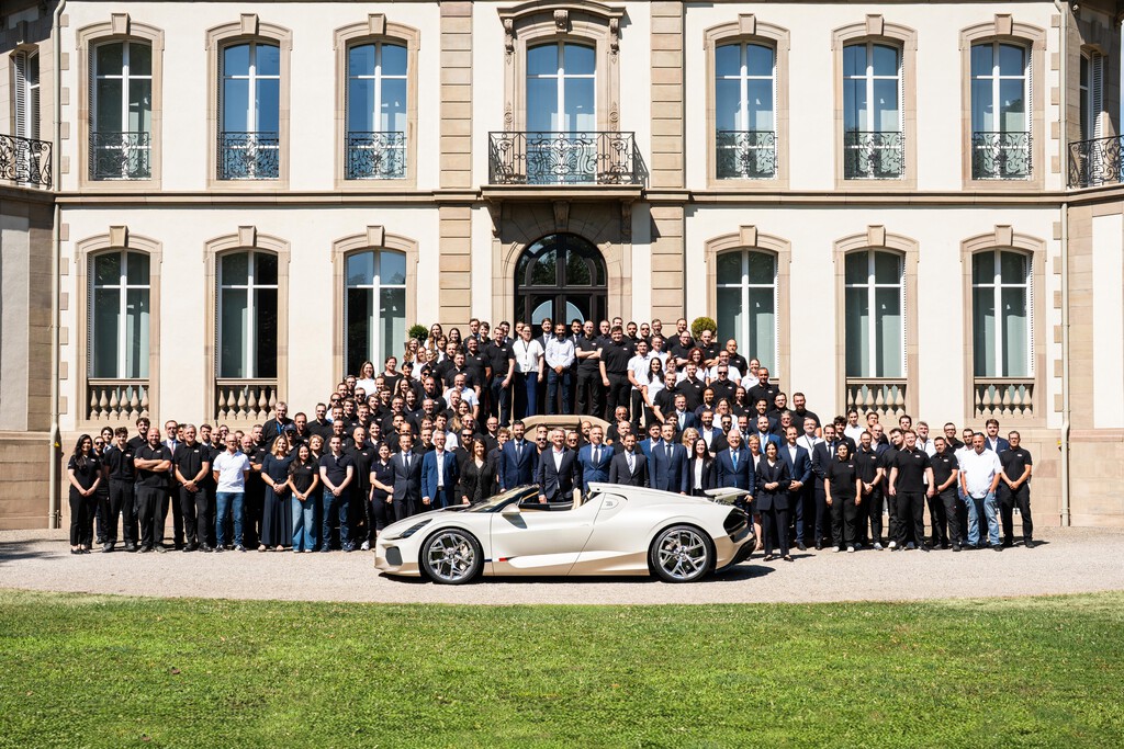 Bugatti Concluye la Producción del Último Superdeportivo con Motor W16, Marcando el Fin de una Era