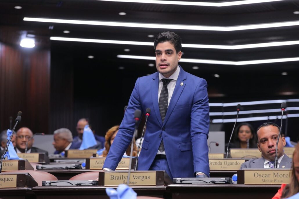 Bray Vargas Cuestiona la Doble Moral en el Ámbito Político Dominicano