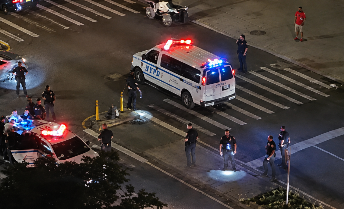 Múltiples Heridos, Incluyendo Niños, en Tiroteo Durante Celebración del 4 de Julio en Brooklyn