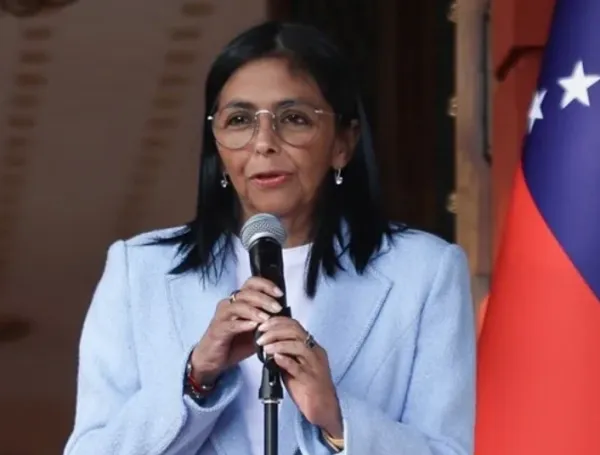 Delcy Rodríguez Refuta Acusaciones de Demora Gubernamental en Respuesta a Sismos