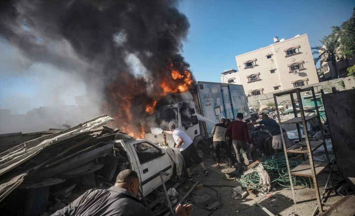 Fuerzas Israelíes Causan una Víctima Mortal y Cuatro Heridos en Incursión en el Sur de Gaza