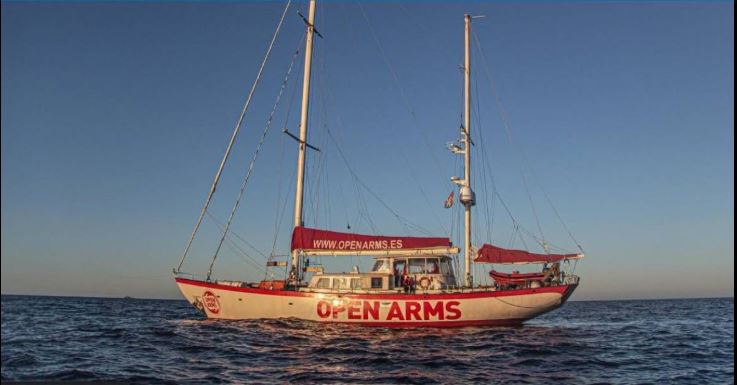El velero Astral de Open Arms llega a La Habana con asistencia humanitaria europea