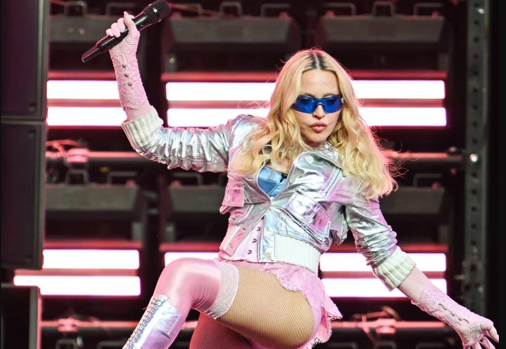 Madonna Alcanza el Décimo Número Uno en Billboard 200 con su Álbum ''Confessions II'', Rompiendo un Nuevo Récord