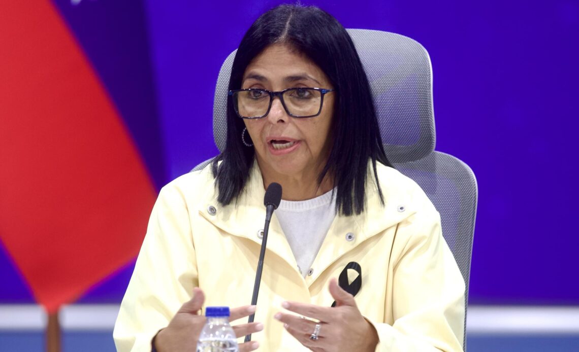 Delcy Rodríguez Nombra a Exministro de Comercio Exterior como Encargado de Negocios en EE. UU.