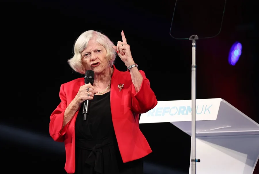 Arrestan a Sospechoso por el Asesinato de la Exparlamentaria Británica Ann Widdecombe