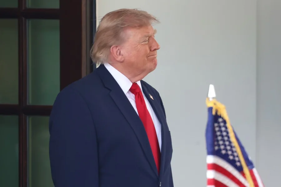 Donald Trump Bromea con una Futura Candidatura Presidencial en 2028
