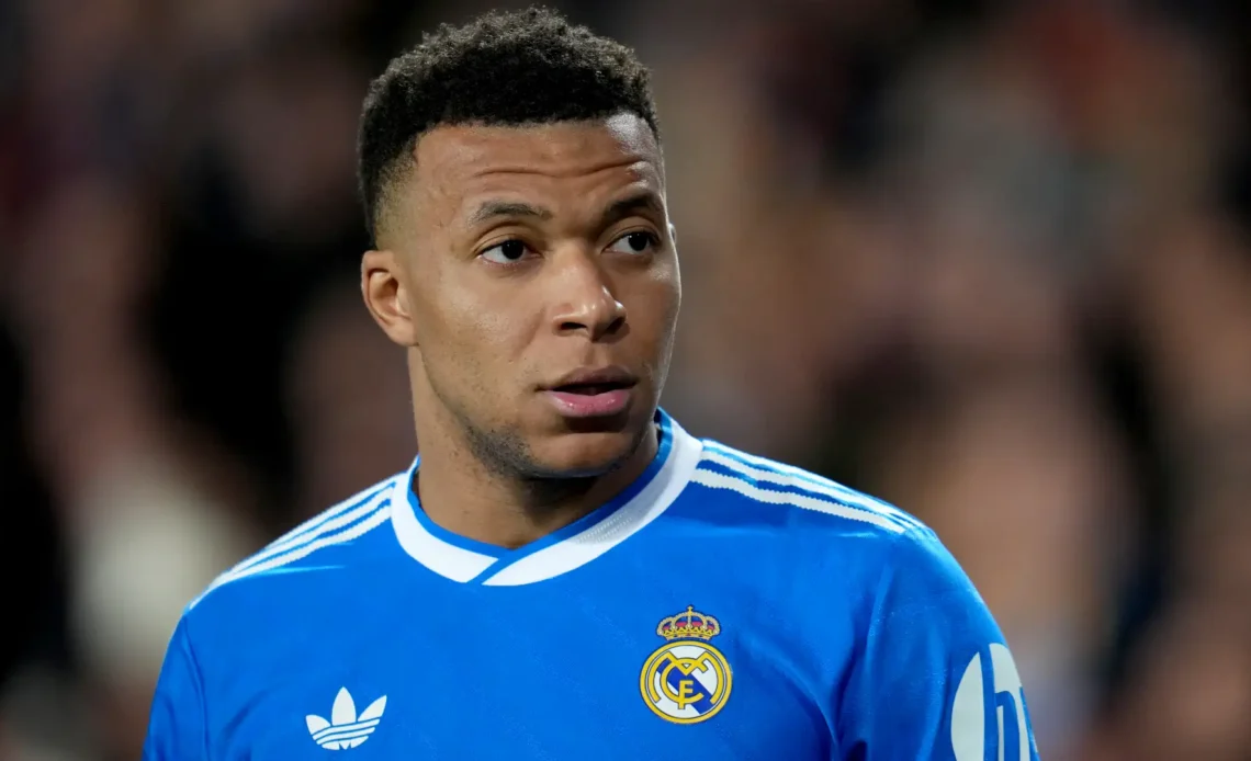 Mbappé Reprende a Senadora Paraguaya por Comentarios Racistas en Redes Sociales