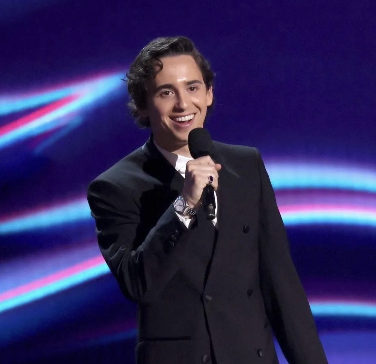 Marcello Hernández Hace Historia como Primer Presentador Dominicano en los Premios ESPYS