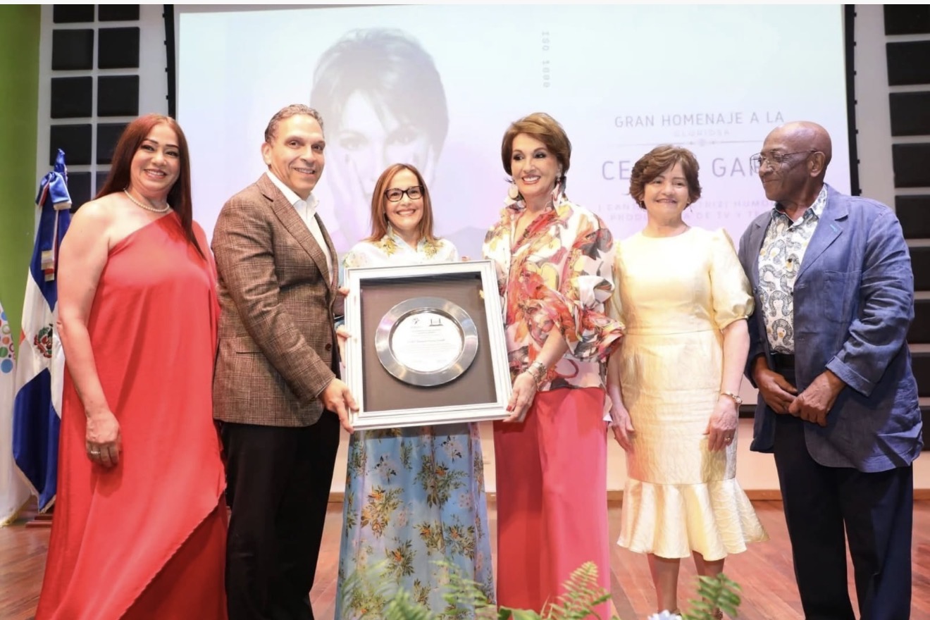 Homenaje a Cecilia García en Baní por Más de Cinco Décadas de Trayectoria Artística
