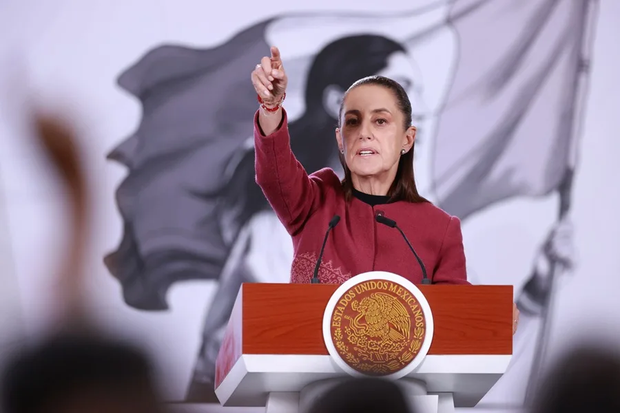 Sheinbaum Desmiente Acusaciones de Milei sobre Campaña Mexicana contra Argentina