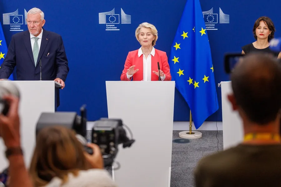 La Comisión Europea Propone Establecer una Edad Mínima para el Acceso de Menores a Redes Sociales