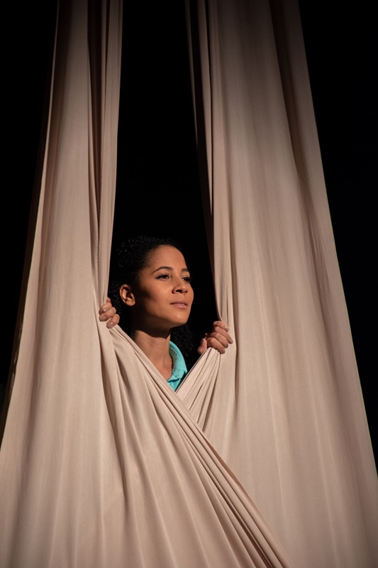 Aileen Said Retorna a la Sala Ravelo con la Aclamada Obra Teatral “Silencio en Pausa”