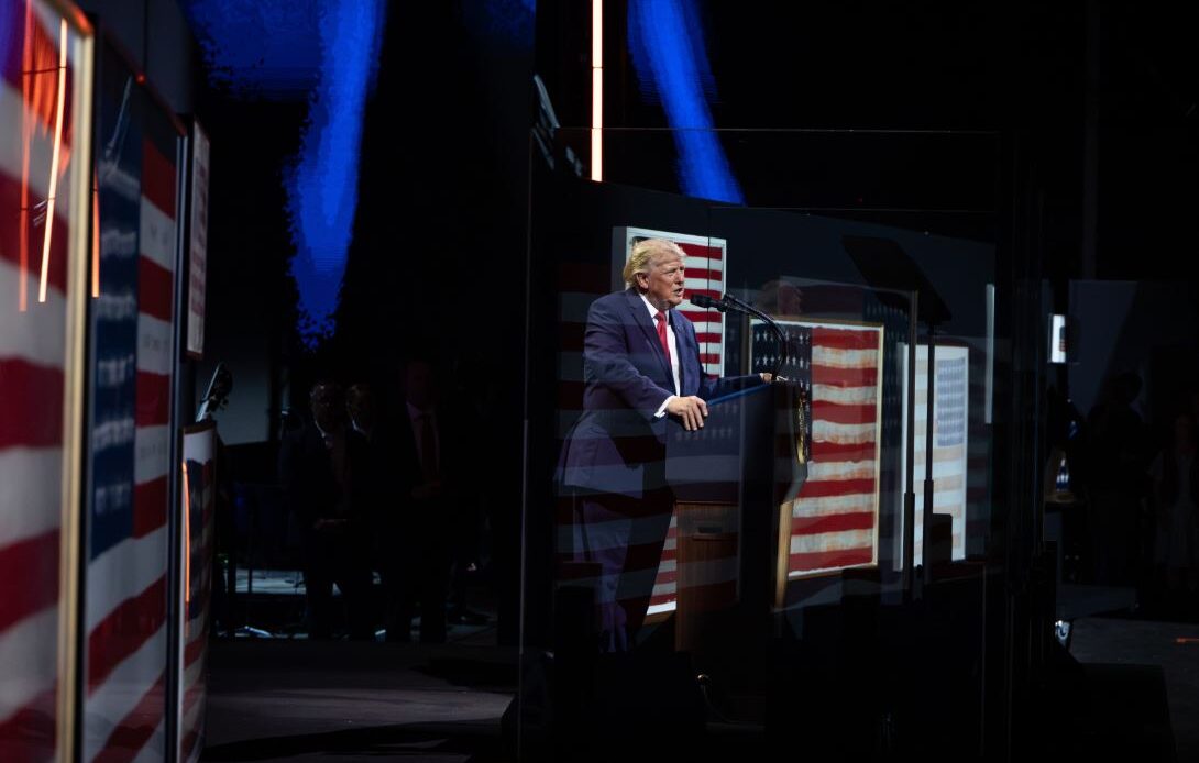 Trump Enfatiza el Patriotismo y la Singularidad Nacional en Conmemoración de la Independencia de EE. UU.