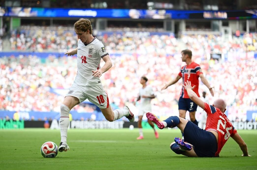 Bellingham Impulsa a Inglaterra a Semifinales tras Victoria en Tiempo Extra sobre Noruega