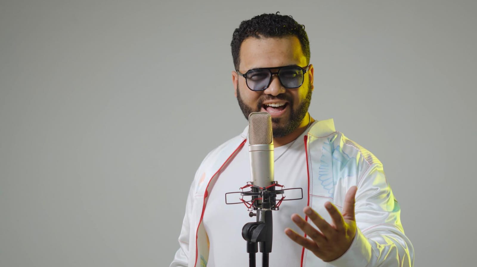 Darwin G Alcanza Más de 175 Mil Reproducciones con "Borracho y Loco" en su Primera Semana