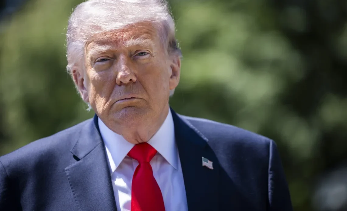 Trump Suspende Ataques a Irán y Amenaza con Reanudar Ofensiva si el Diálogo Falla
