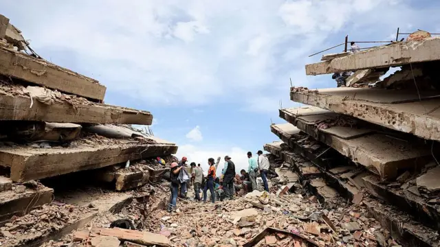 Milagroso Rescate de Dos Personas Tras Casi Un Mes de los Terremotos en Venezuela