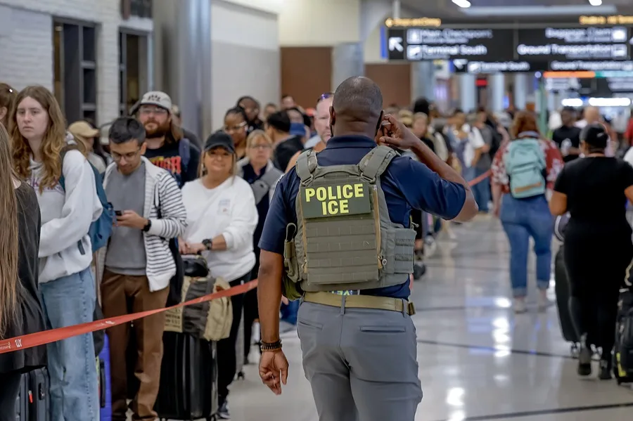 Venezolano fallece bajo custodia de ICE, elevando a 22 las muertes de migrantes este año