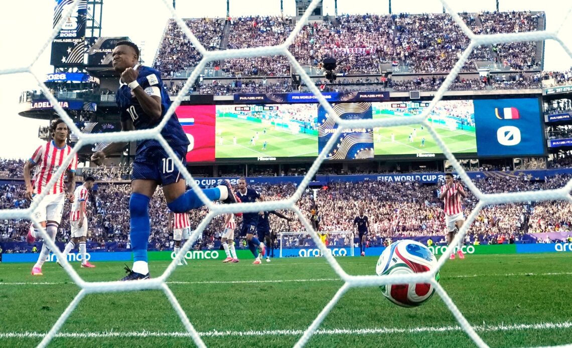 Francia Derrota a Paraguay y Avanza a Cuartos de Final del Mundial Gracias a Gol de Mbappé