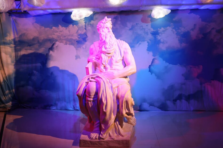 Última Oportunidad para Visitar la Exposición Inmersiva “Miguel Ángel Vivo” en Santiago
