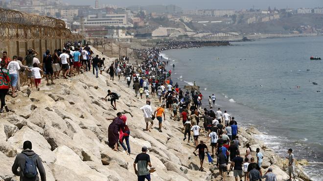 Italia Restablece Controles Fronterizos con España por Inmigración Masiva en Ceuta