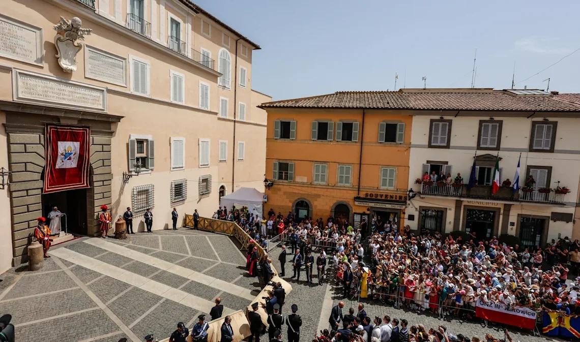 El Papa León XIV insta a la memoria de las víctimas de guerra y a la oración por la paz