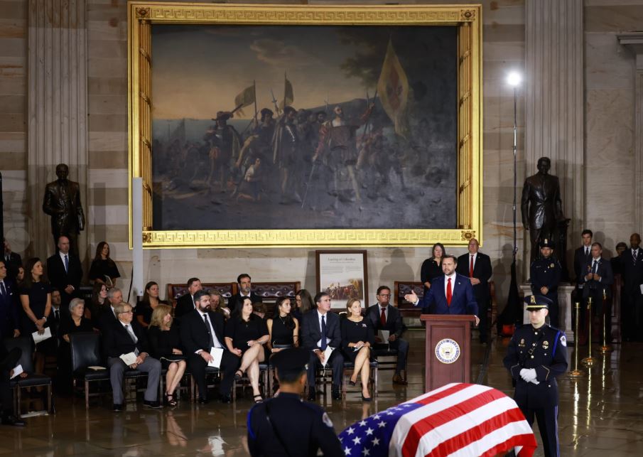 Líderes Políticos y Trump Rinden Homenaje a Lindsey Graham en Funeral Multitudinario
