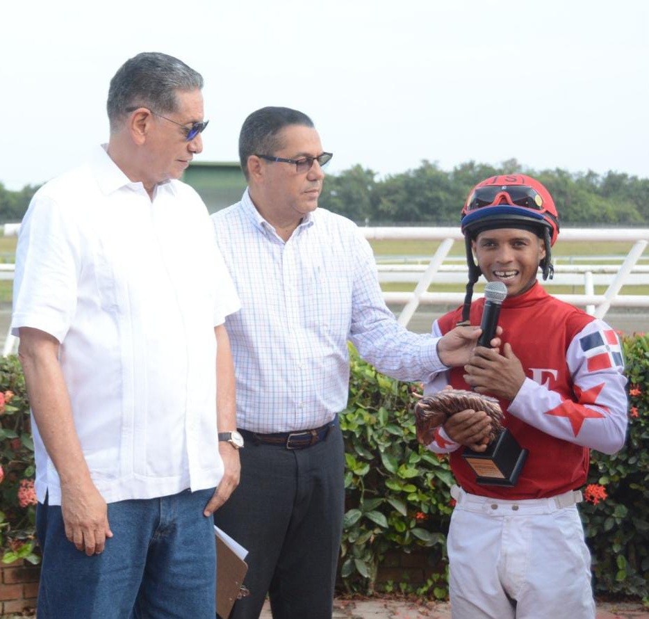Korean’s Girl Triunfa en el Clásico Francisco del Rosario Sánchez del Hipódromo Quinto Centenario