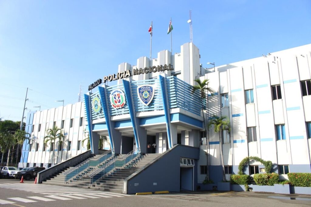Autoridades en Santiago Persiguen a Sospechoso de Homicidio Tras Disputa por Apuesta