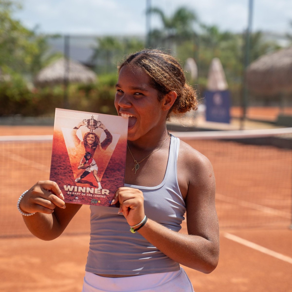 Julianny De La Cruz se alza con la Copa Mango J100, consolidando su trayectoria como figura emergente del tenis en República Dom
