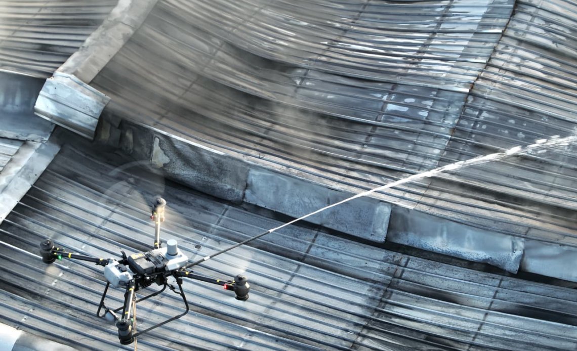 Drones del 911 Contribuyen a Extinguir Incendio en Establecimiento Comercial de SDO