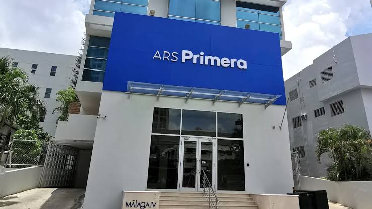 ARS Primera Mantiene Diálogo y Garantiza Cobertura de Servicios Ante Anuncio de Suspensión por Clínicas Privadas
