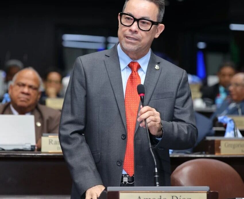Amado Díaz Reelecto como Portavoz de la Bancada del PRM
