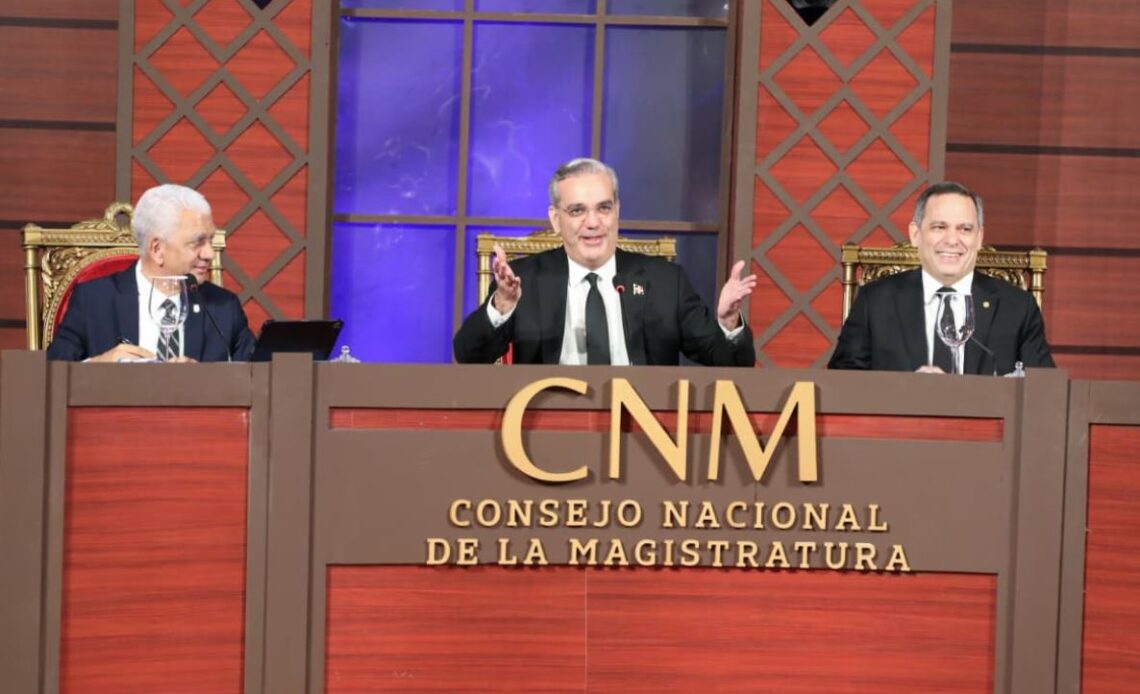 Presidente Abinader Cita al Consejo Nacional de la Magistratura para Evaluar a Jueces de la SCJ